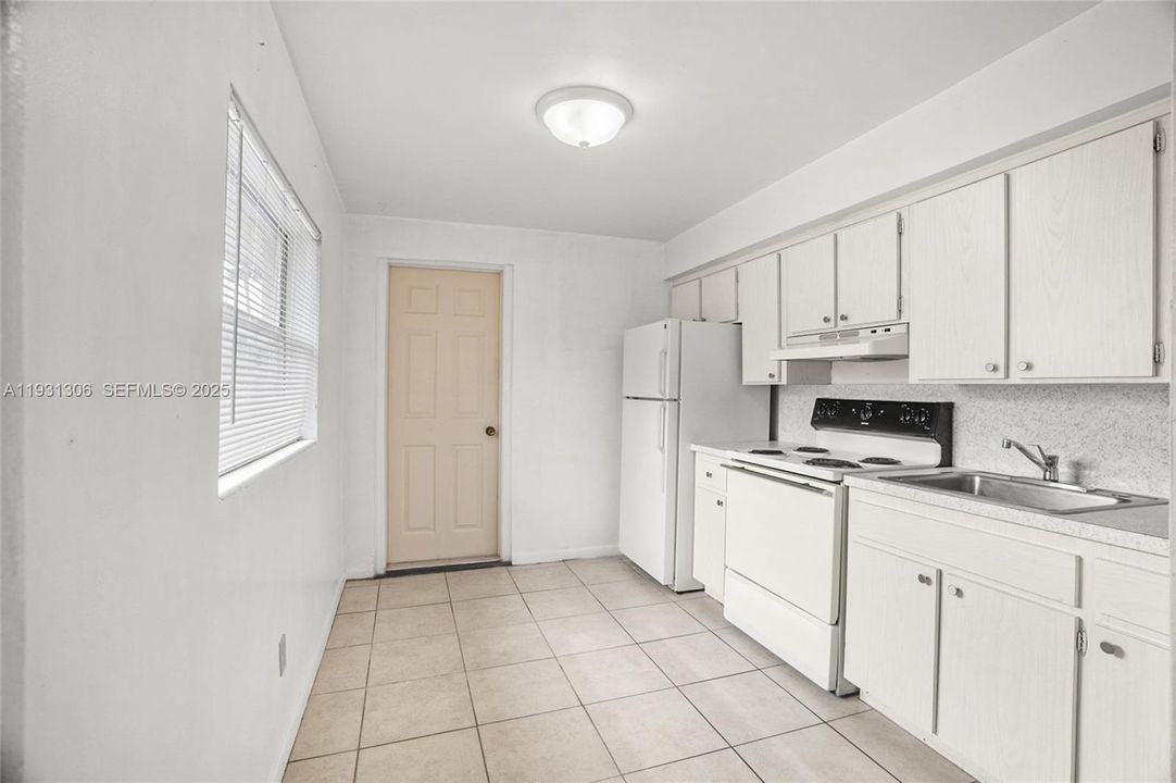For Sale: $440,000 (3 beds, 2 baths, 1456 Square Feet)