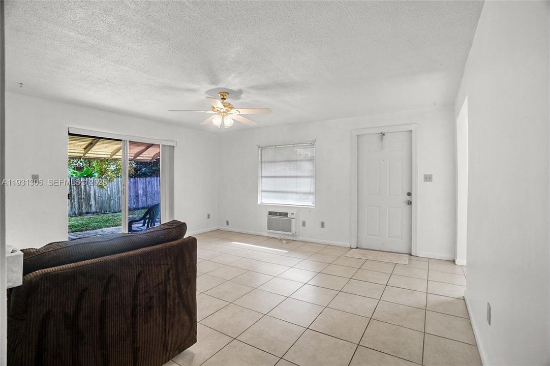 For Sale: $440,000 (3 beds, 2 baths, 1456 Square Feet)