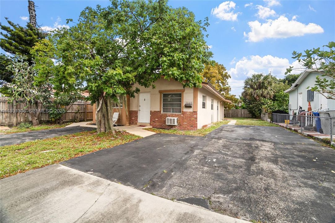 For Sale: $440,000 (3 beds, 2 baths, 1456 Square Feet)