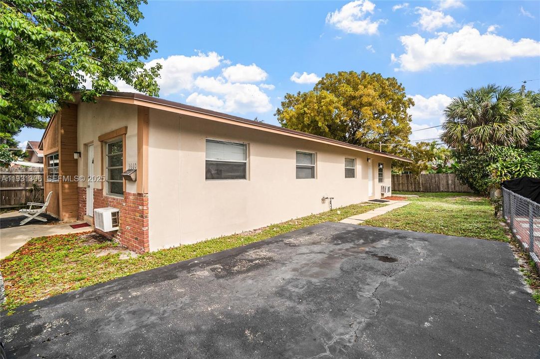 For Sale: $440,000 (3 beds, 2 baths, 1456 Square Feet)