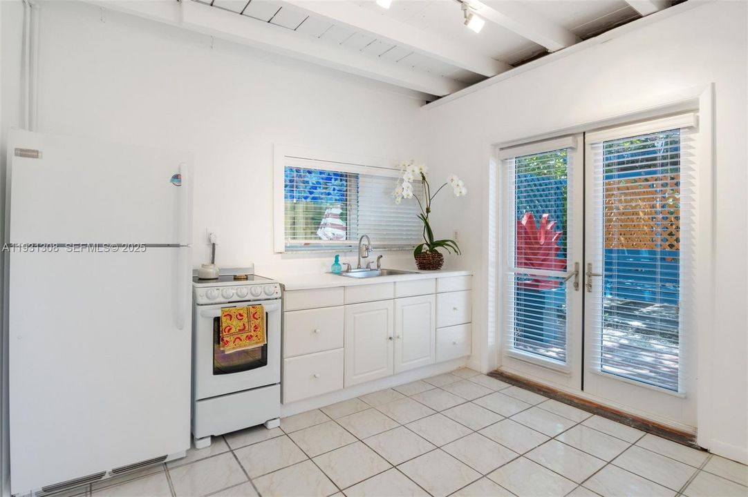 В аренду: $1,800 (1 спален, 1 ванн, 420 Квадратных фут)