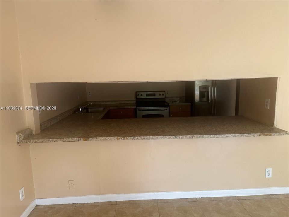 出租: $2,900 (3 贝兹, 2 浴室, 1607 平方英尺)