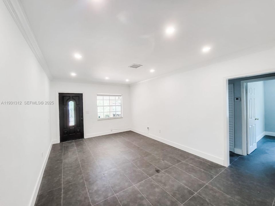 待售: $1,100,000 (3 贝兹, 2 浴室, 1564 平方英尺)