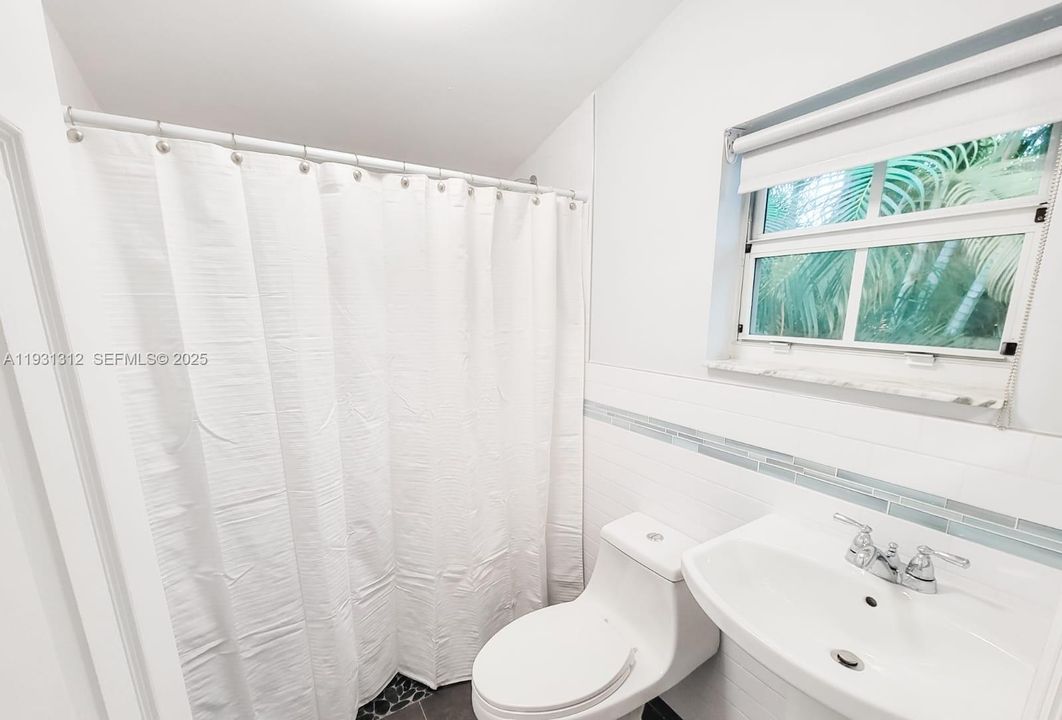 待售: $1,100,000 (3 贝兹, 2 浴室, 1564 平方英尺)