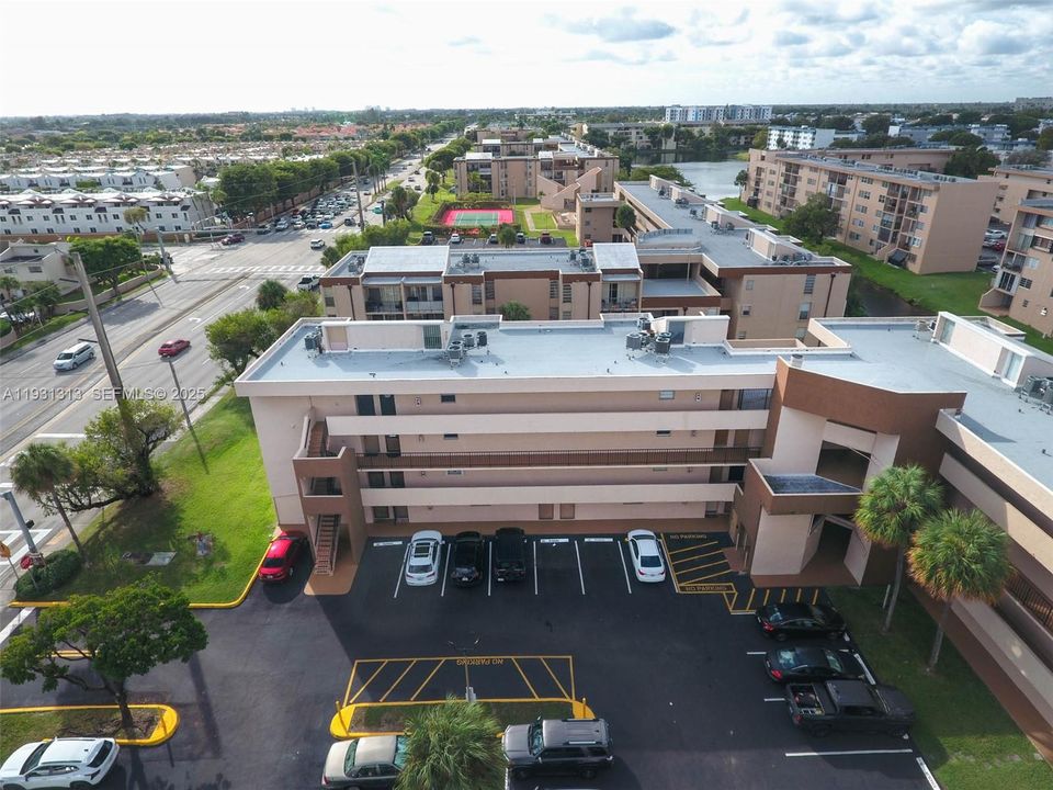 For Sale: $219,000 (1 beds, 1 baths, 849 Square Feet)