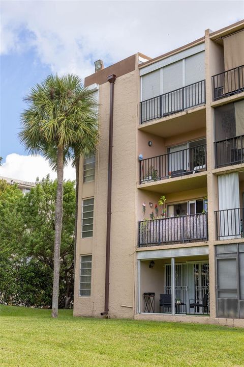 For Sale: $219,000 (1 beds, 1 baths, 849 Square Feet)