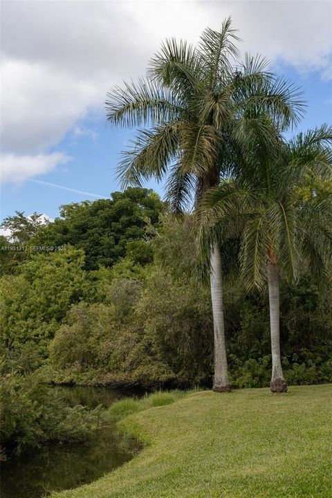 For Sale: $219,000 (1 beds, 1 baths, 849 Square Feet)