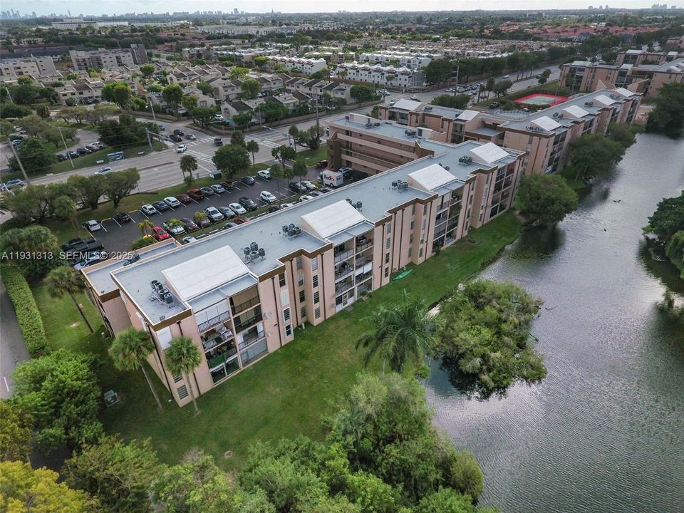 For Sale: $219,000 (1 beds, 1 baths, 849 Square Feet)