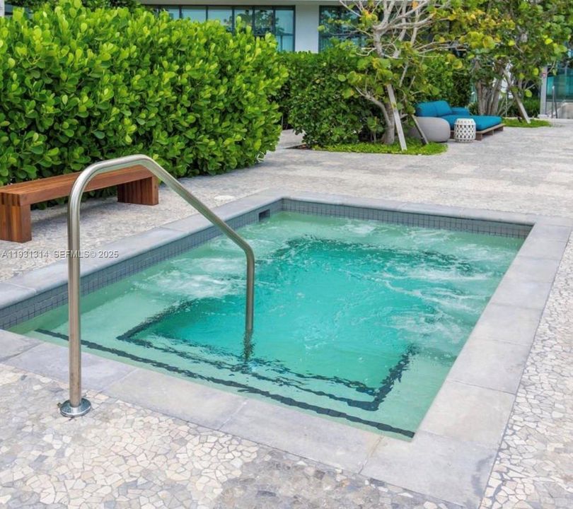 В аренду: $6,000 (2 спален, 2 ванн, 1067 Квадратных фут)