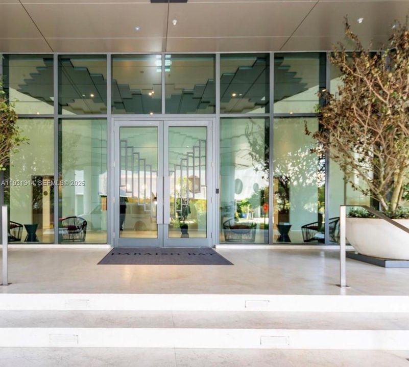 В аренду: $6,000 (2 спален, 2 ванн, 1067 Квадратных фут)