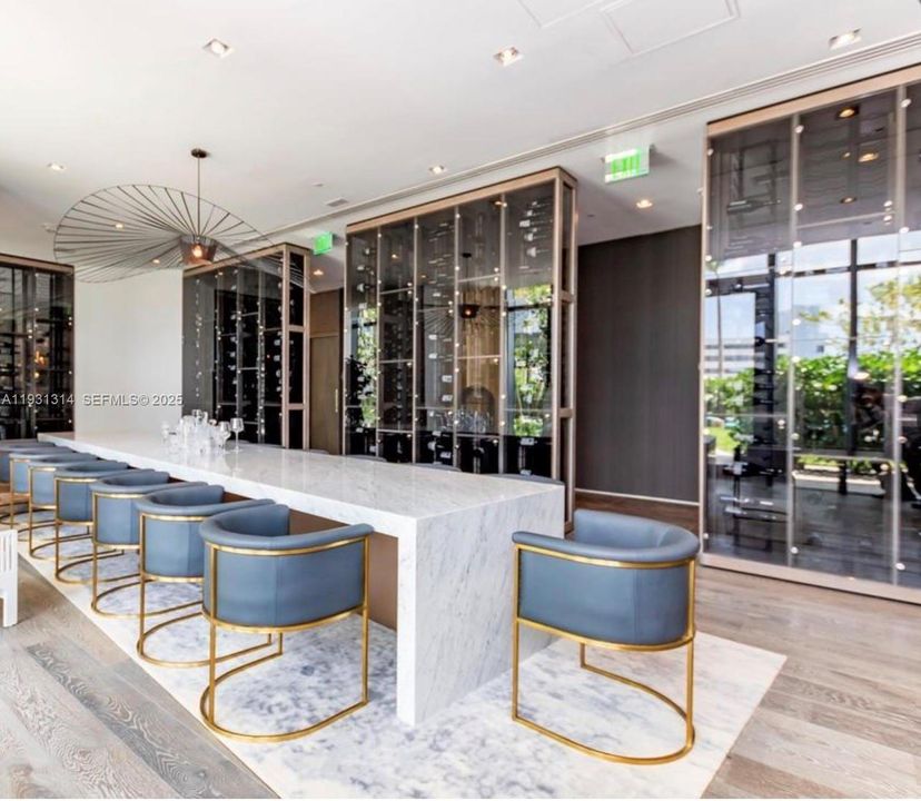 В аренду: $6,000 (2 спален, 2 ванн, 1067 Квадратных фут)