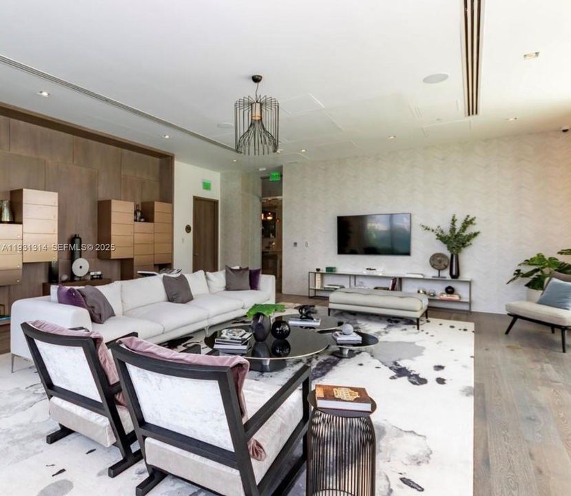 В аренду: $6,000 (2 спален, 2 ванн, 1067 Квадратных фут)