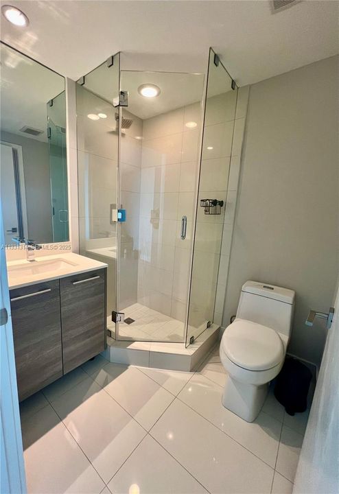 В аренду: $6,000 (2 спален, 2 ванн, 1067 Квадратных фут)