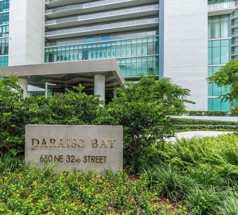 В аренду: $6,000 (2 спален, 2 ванн, 1067 Квадратных фут)