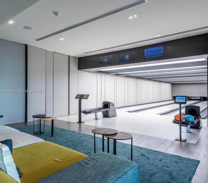 В аренду: $6,000 (2 спален, 2 ванн, 1067 Квадратных фут)