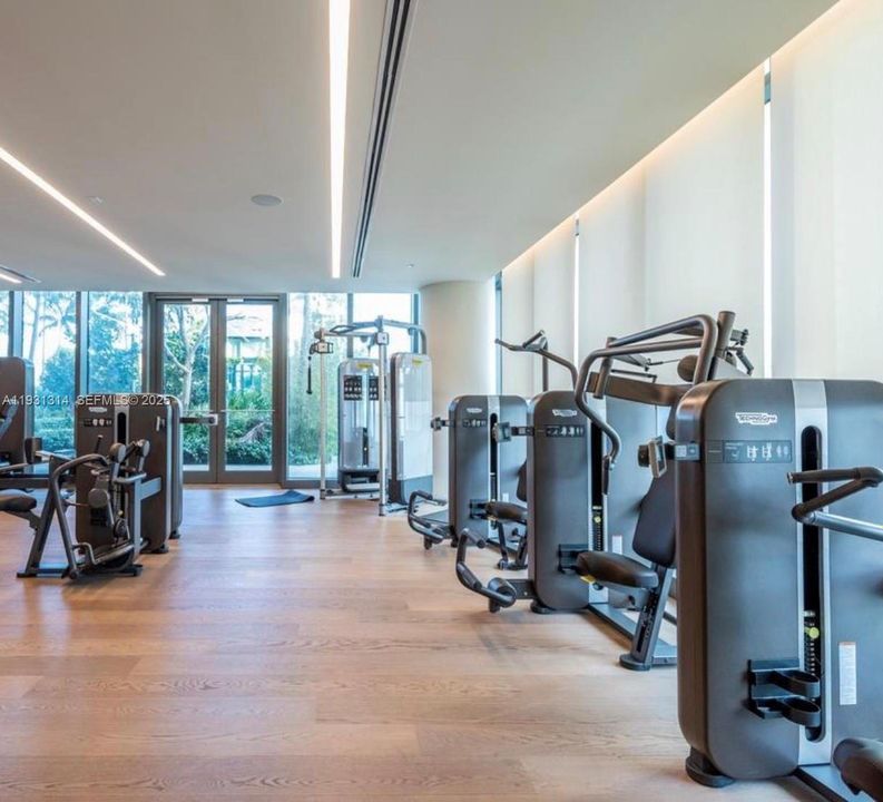 В аренду: $6,000 (2 спален, 2 ванн, 1067 Квадратных фут)