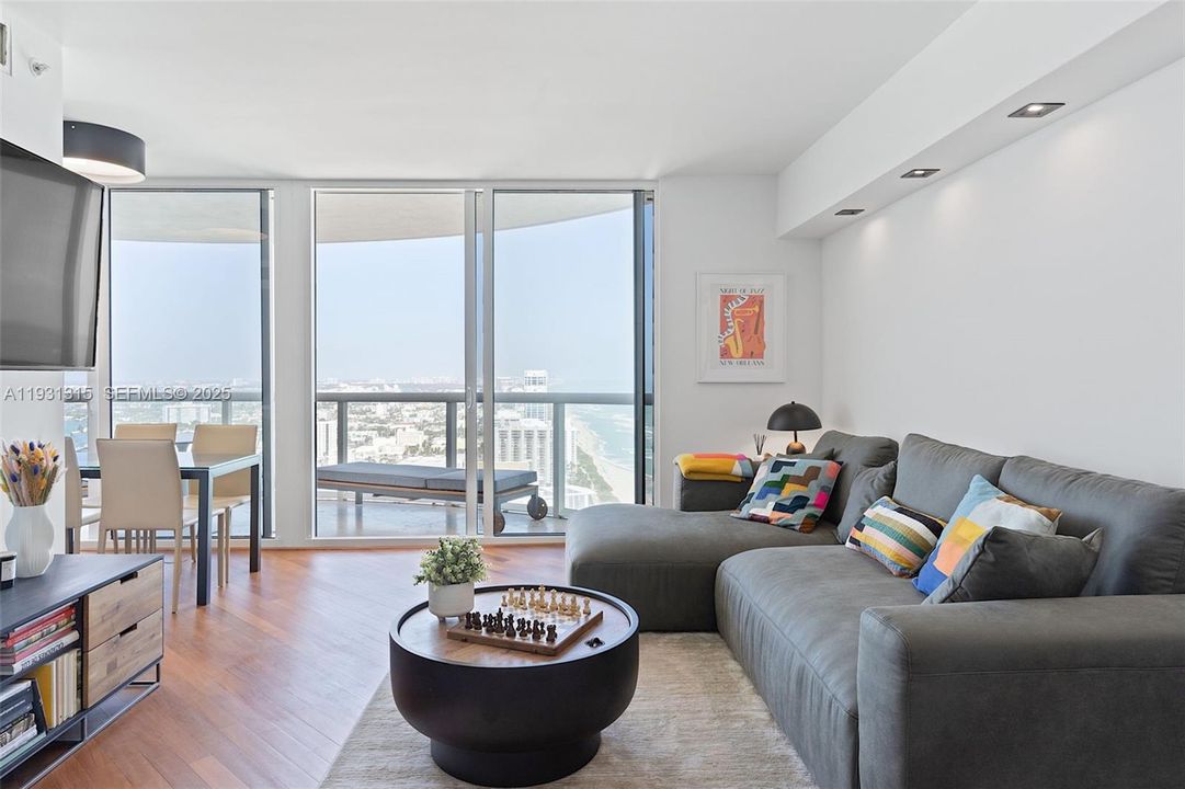 В аренду: $6,900 (2 спален, 2 ванн, 1151 Квадратных фут)