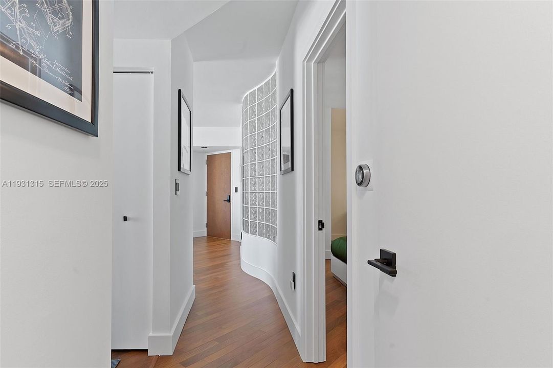 В аренду: $6,900 (2 спален, 2 ванн, 1151 Квадратных фут)