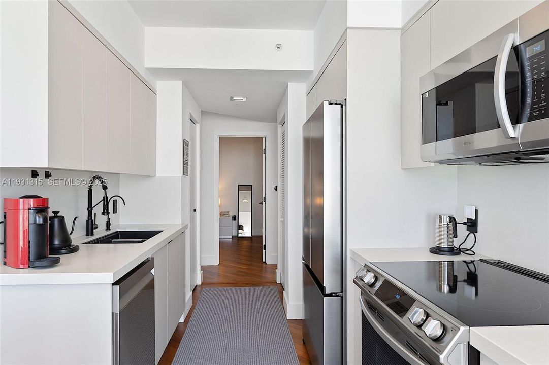 В аренду: $6,900 (2 спален, 2 ванн, 1151 Квадратных фут)