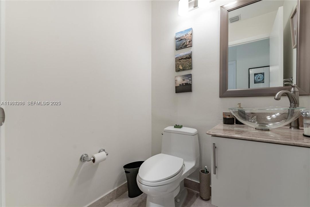 出租: $4,350 (2 贝兹, 2 浴室, 1335 平方英尺)