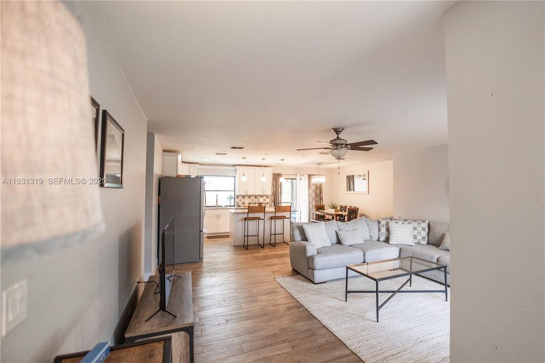 待售: $440,000 (3 贝兹, 2 浴室, 1426 平方英尺)