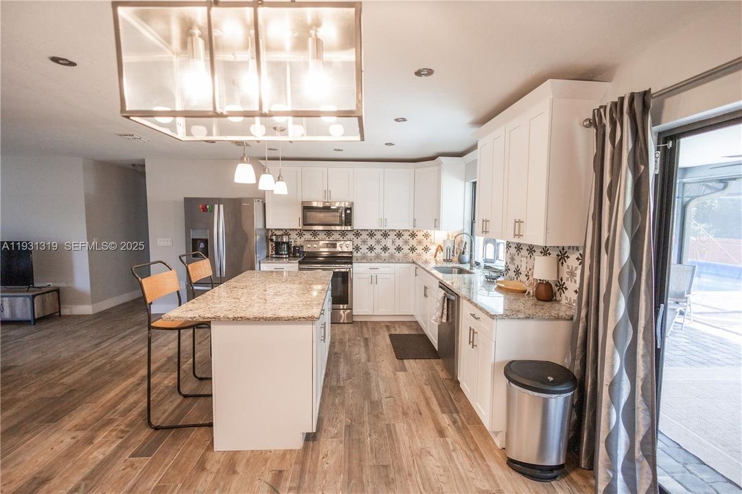 待售: $440,000 (3 贝兹, 2 浴室, 1426 平方英尺)