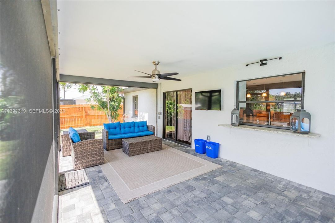 待售: $440,000 (3 贝兹, 2 浴室, 1426 平方英尺)