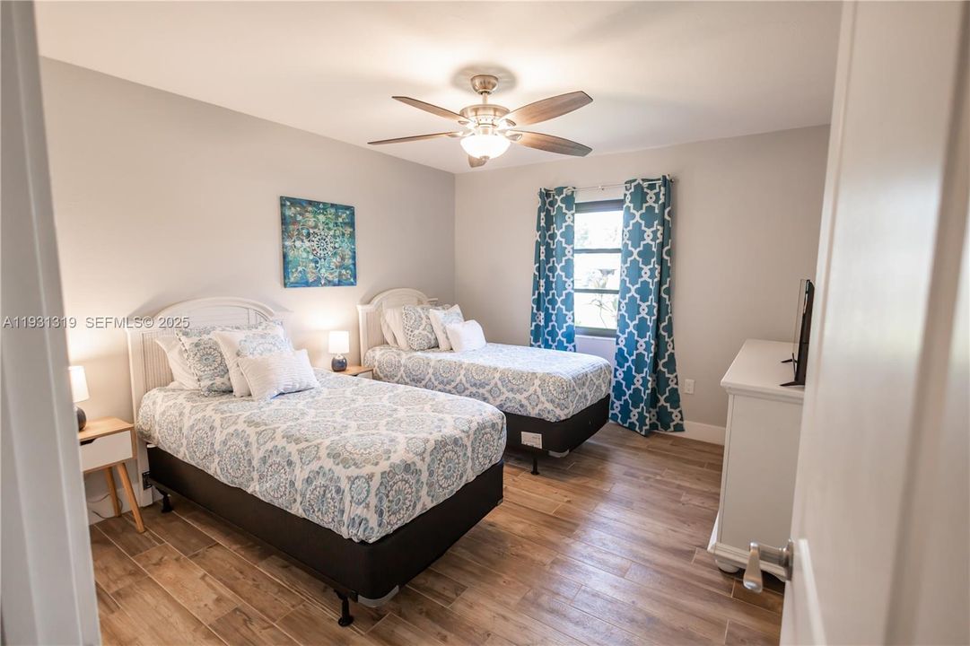 待售: $440,000 (3 贝兹, 2 浴室, 1426 平方英尺)