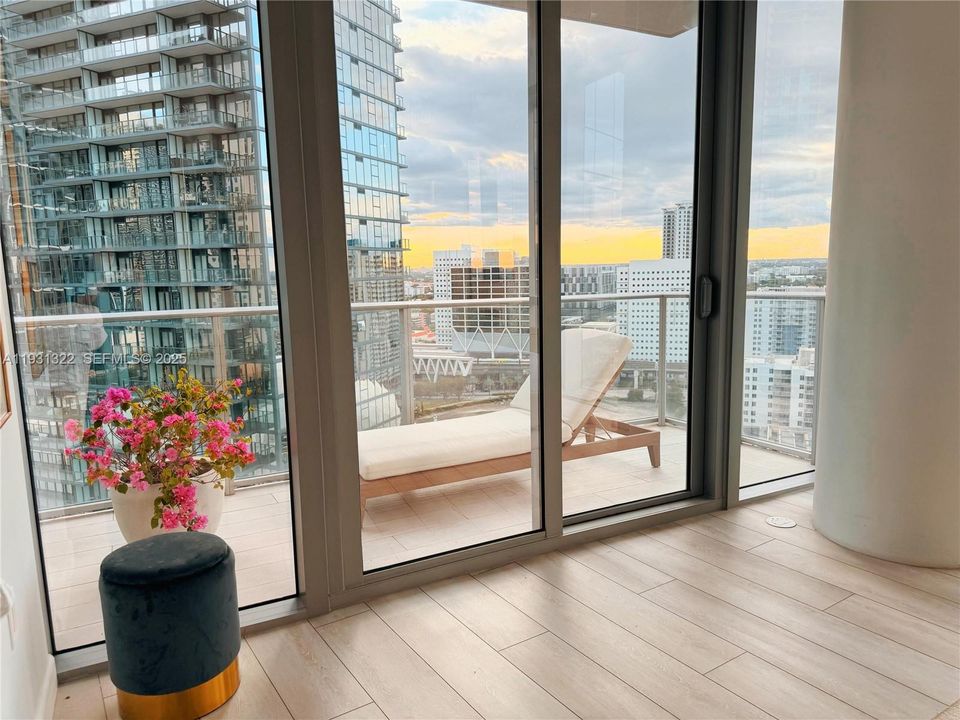 For Sale: $1,650,000 (3 beds, 4 baths, 2165 Square Feet)