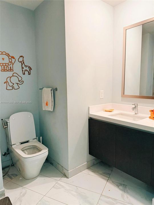 For Sale: $1,650,000 (3 beds, 4 baths, 2165 Square Feet)