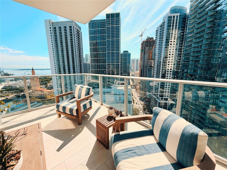 For Sale: $1,650,000 (3 beds, 4 baths, 2165 Square Feet)