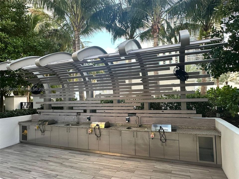 For Sale: $1,650,000 (3 beds, 4 baths, 2165 Square Feet)