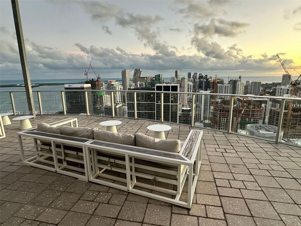 For Sale: $1,650,000 (3 beds, 4 baths, 2165 Square Feet)