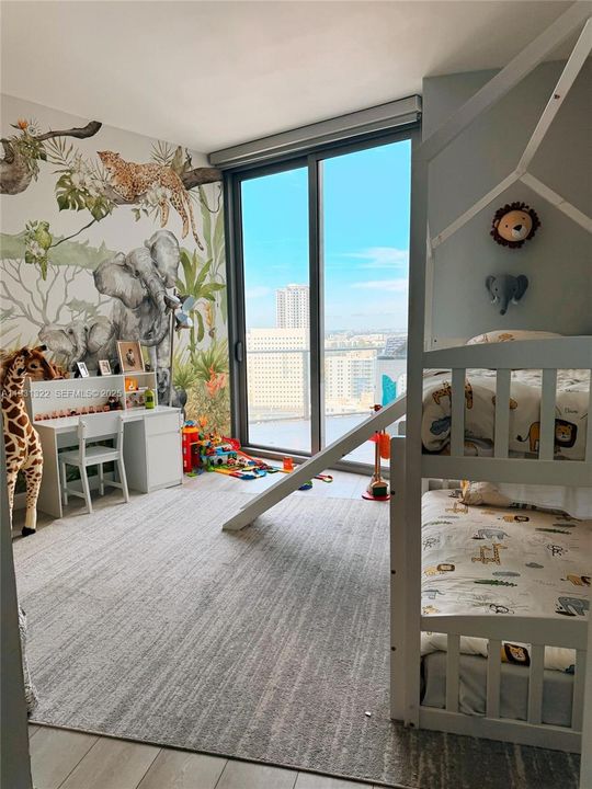 For Sale: $1,650,000 (3 beds, 4 baths, 2165 Square Feet)