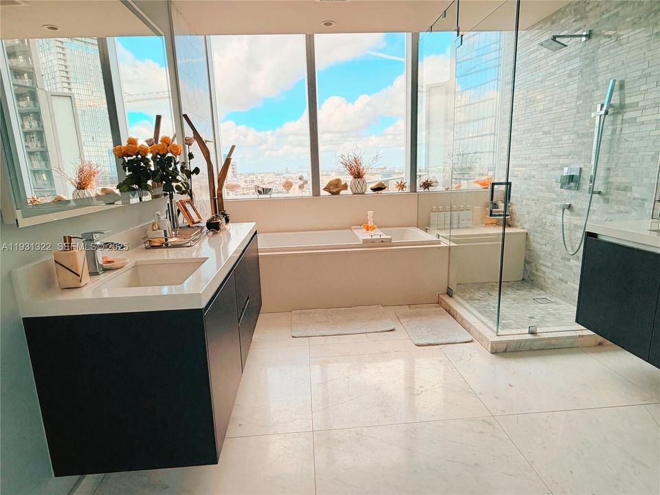 For Sale: $1,650,000 (3 beds, 4 baths, 2165 Square Feet)