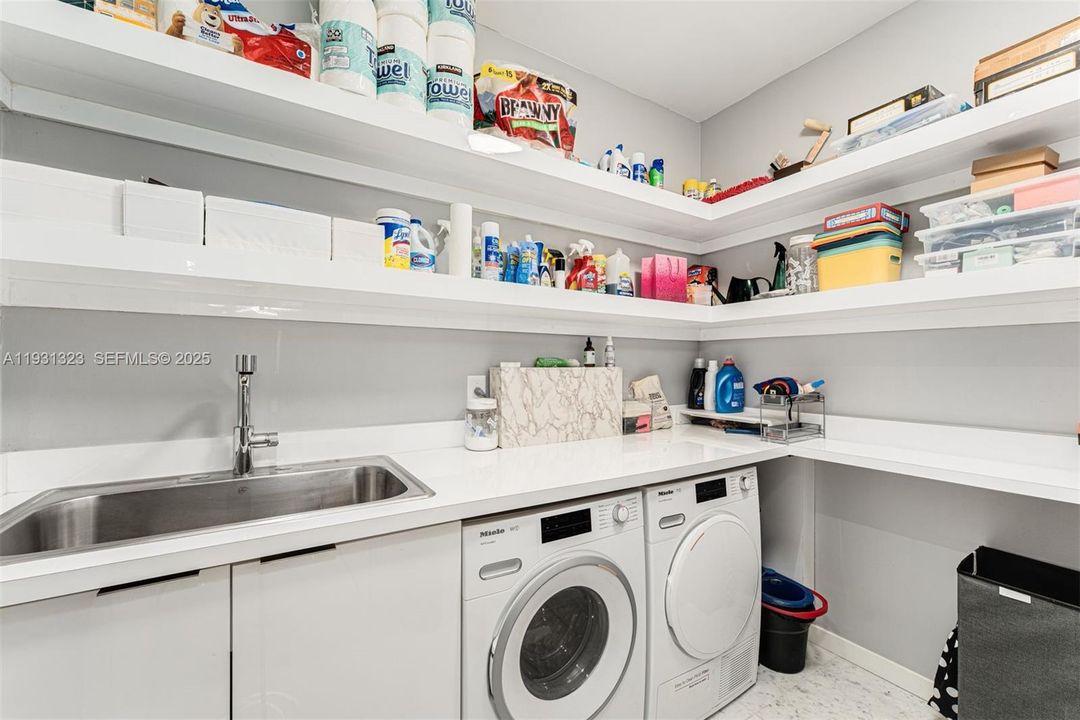 В аренду: $18,500 (3 спален, 3 ванн, 2211 Квадратных фут)