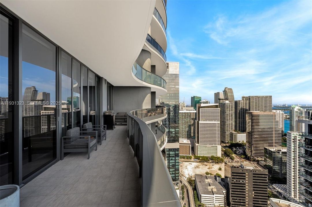 В аренду: $18,500 (3 спален, 3 ванн, 2211 Квадратных фут)