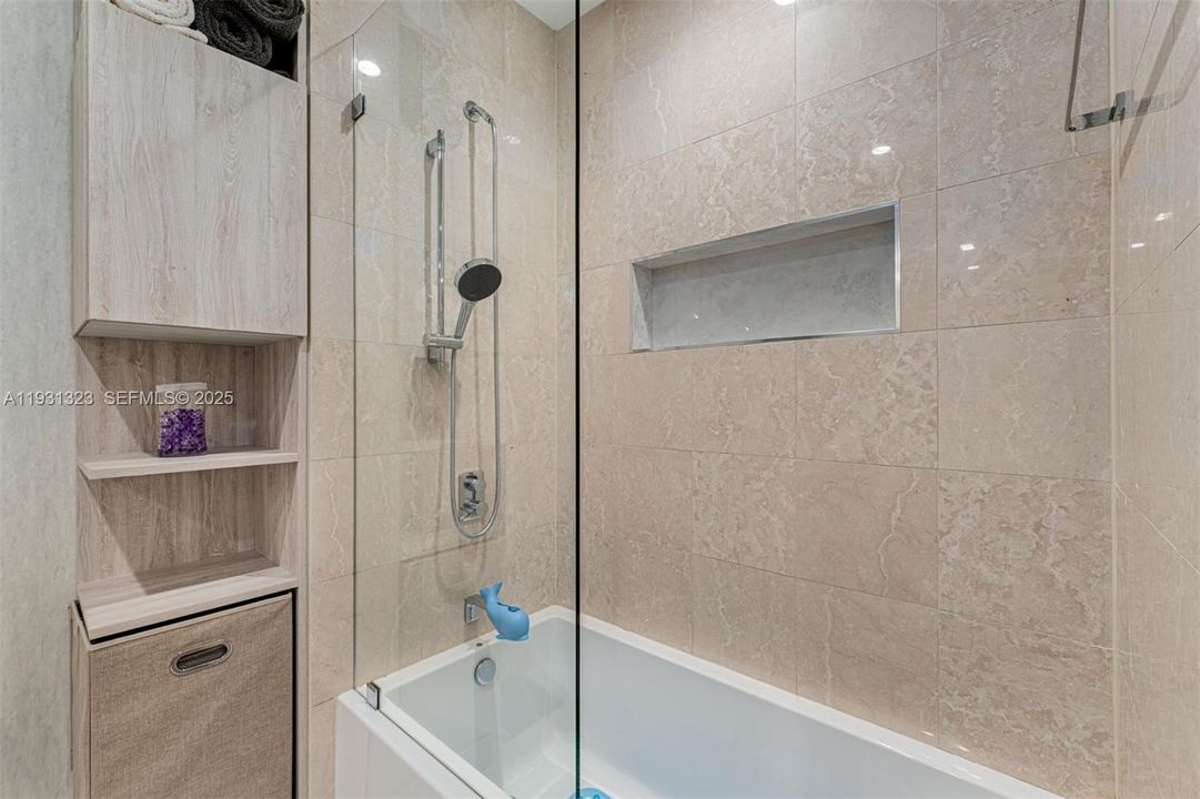 В аренду: $18,500 (3 спален, 3 ванн, 2211 Квадратных фут)