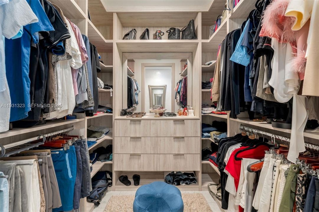 В аренду: $18,500 (3 спален, 3 ванн, 2211 Квадратных фут)