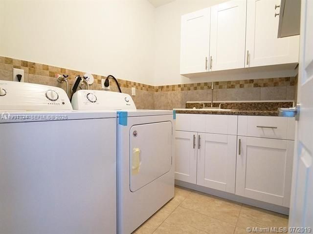 For Rent: $3,800 (4 beds, 3 baths, 14828 Square Feet)