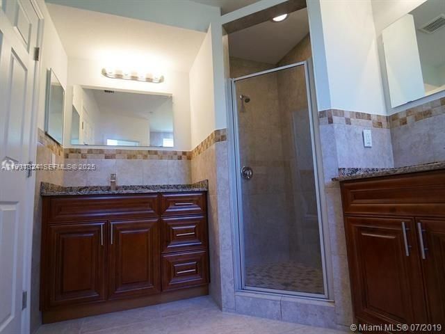 For Rent: $3,800 (4 beds, 3 baths, 14828 Square Feet)