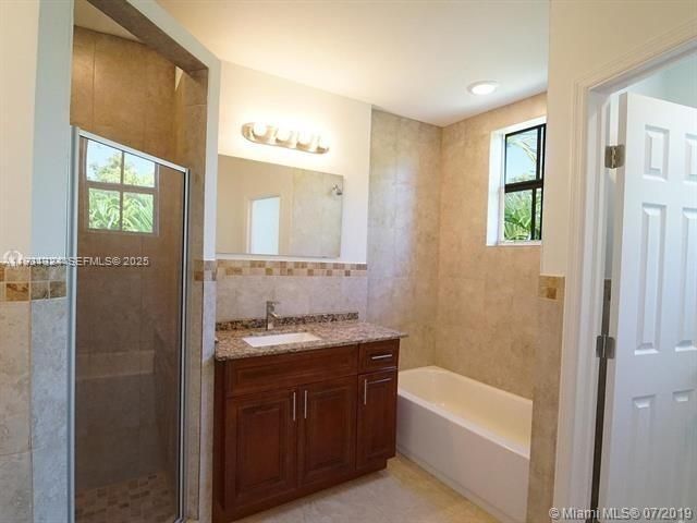 For Rent: $3,800 (4 beds, 3 baths, 14828 Square Feet)