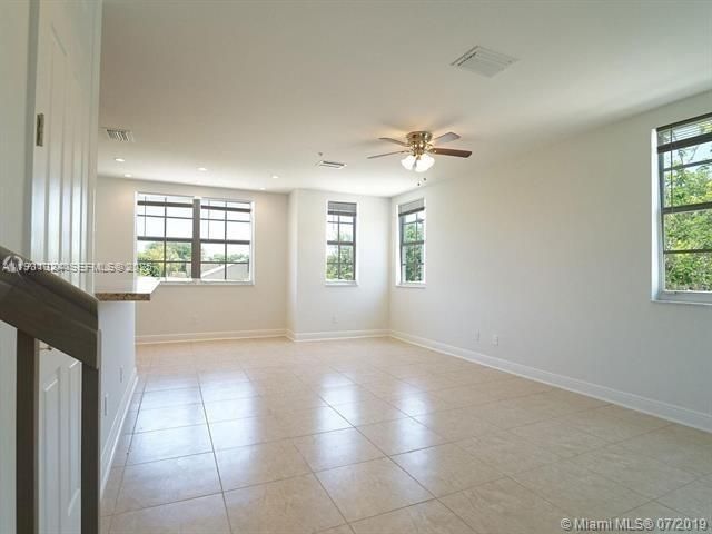 For Rent: $3,800 (4 beds, 3 baths, 14828 Square Feet)