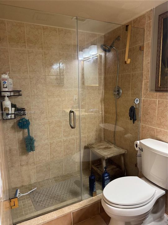 For Sale: $300,000 (2 beds, 2 baths, 980 Square Feet)