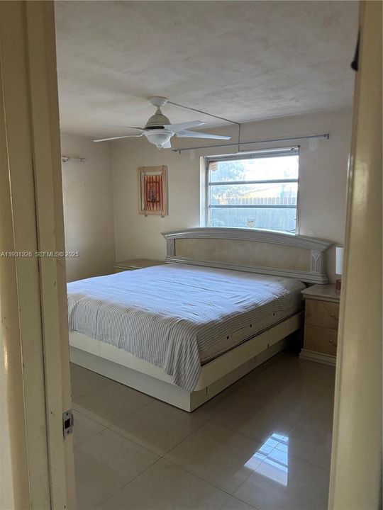 En Venta: $595,000 (3 camas, 2 baños, 2064 Pies cuadrados)