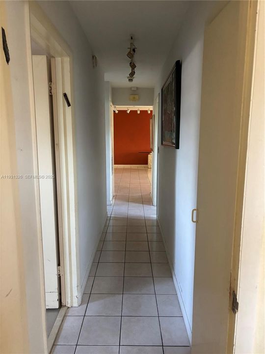 En Venta: $595,000 (3 camas, 2 baños, 2064 Pies cuadrados)