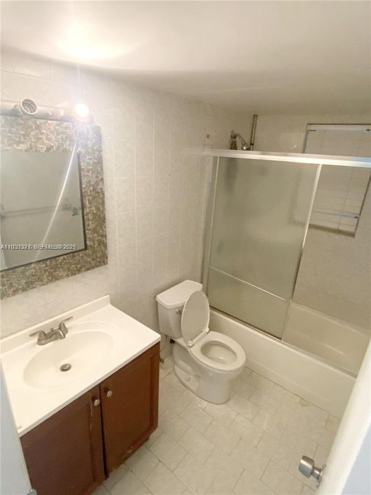 For Rent: $2,100 (2 beds, 1 baths, 770 Square Feet)