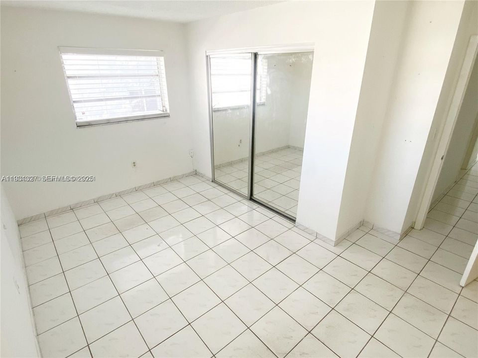 For Rent: $2,100 (2 beds, 1 baths, 770 Square Feet)
