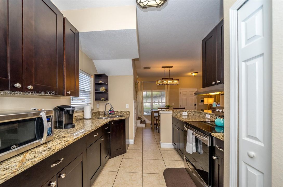 For Sale: $395,000 (4 beds, 2 baths, 1624 Square Feet)