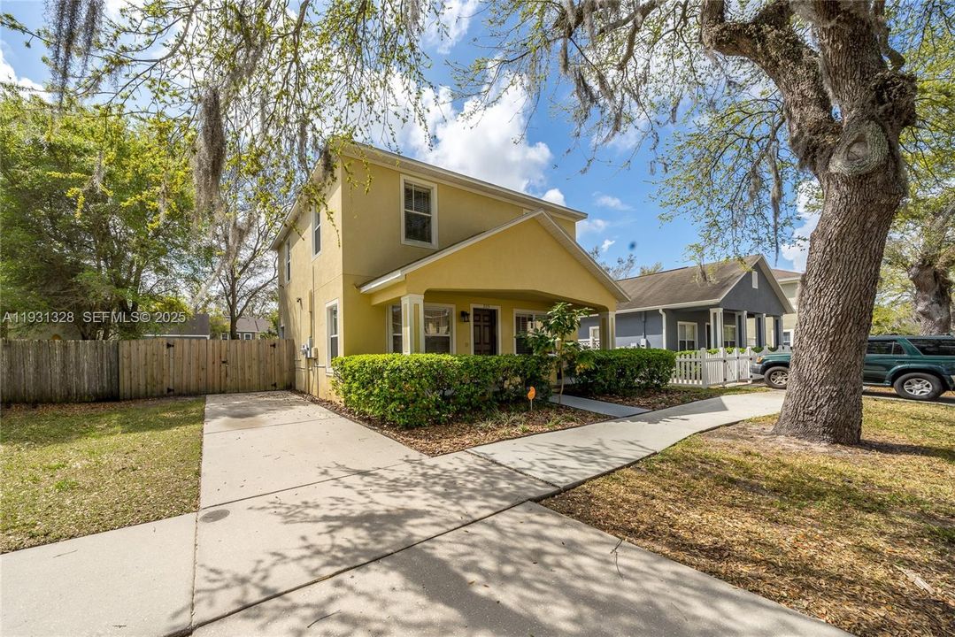 For Sale: $395,000 (4 beds, 2 baths, 1624 Square Feet)